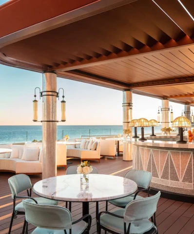  Photo of resort and bar